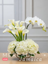 Arreglo de Lujo: Hortensias, Orquídeas y Callas Blancas