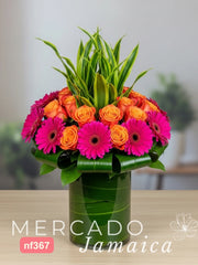 Arreglo Floral con Gerberas en Cilindro