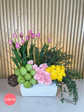 123 Arreglo con Rosas y Tulipanes y Curly