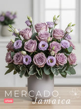 Sueños y Encanto: Arreglo de Rosas Amnesia y Lisianthus Lila