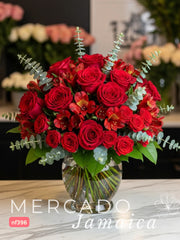 Amor sin límites: Arreglo de Rosas y Alstroemerias Rojas