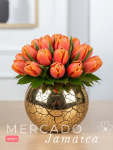 Tulipanes Naranja: Vitalidad y Alegría en Florero Craquelado