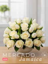 Pureza y Armonía: 24 Rosas Blancas y 10 Tulipanes Blancos