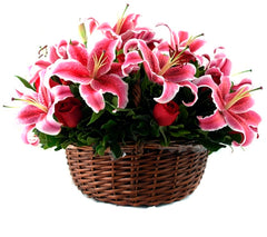 Canasta con Lilies Encanto Rojo !