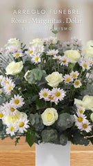 Arreglo Fúnebre con Rosas La Piedad