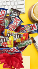 Arreglo con Dulces Amigos y Chocolates !