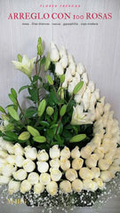 ¡Arreglo con 100 Rosas Blancas en Espiral!