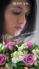 ¡Esfera con Rosas Moradas!