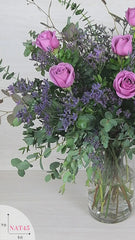 Arreglo con Rosas Lila y Limonium