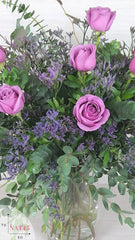 Arreglo con Rosas Lila y Limonium
