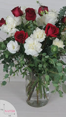 Arreglo con Rosas Claveles Lisianthus
