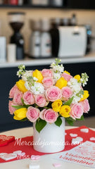 Alegría Floral: Rosas y Tulipanes con Amor