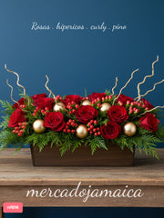 Arreglo de navidad con rosas e hipericos