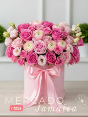 Arreglo de Lujo en Caja con Rosas, Ranúnculos y Lisianthus