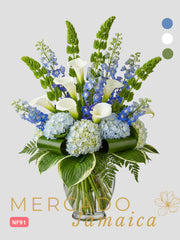Arreglo Floral con Callas Blancas y Delphinium