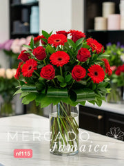 12 Rosas Rojas y Gerberas Rojas Toque Natural