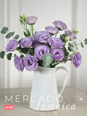 Mundo Floral con Jarra de Lisianthus