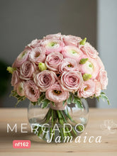 Sinfonía Rosa: Rosas y Ranúnculos - Ramo Romántico