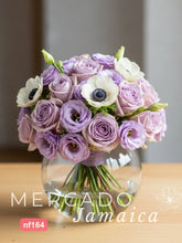 Contraste Lila: Rosas y Anémonas - Ramo Romántico