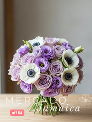 Contraste Lila: Rosas y Anémonas - Ramo Romántico