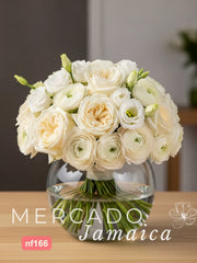 Jardín Inglés: Rosas y Ranúnculos Ramo Romántico