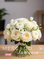 Jardín Inglés: Rosas y Ranúnculos Ramo Romántico