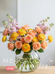 Calidez de Verano: Rosas y Ranúnculos