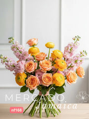 Calidez de Verano: Rosas y Ranúnculos