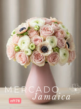 Romance Texturizado: Rosas y Anémonas