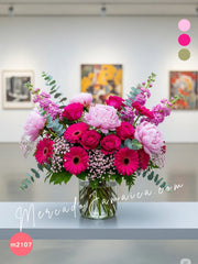 Arreglo Floral Elegante con Peonías, Gerberas y Matthiolas