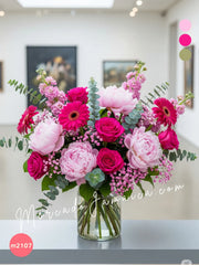 Arreglo Floral Elegante con Peonías, Gerberas y Matthiolas