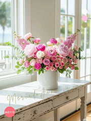 Arreglo Floral Rosa con Peonías, Ranunculus y Matthiolas