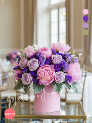 Arreglo de Peonías Rosas y Rosas Lavanda en Base Rosa