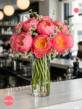 Arreglo con Peonías Elegancia Monocromática