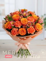Ramo Abrazo Cálido con Rosas Naranja y Claveles