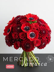 Pasión Intensa: Arreglo de Lujo Rojo