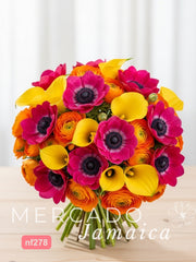 Explosión Cítrica: Ranúnculos y Callas