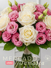 Arreglo Elegante de 15 Rosas Blancas y Lisianthus Rosa