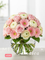 Frescura Radiante: Arreglo en Tonos Rosas