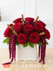 Dulce Canela con Rosas Rojas