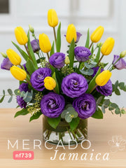 Lisianthus con Tulipanes en Florero de Vidrio
