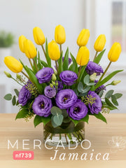 Lisianthus con Tulipanes en Florero de Vidrio