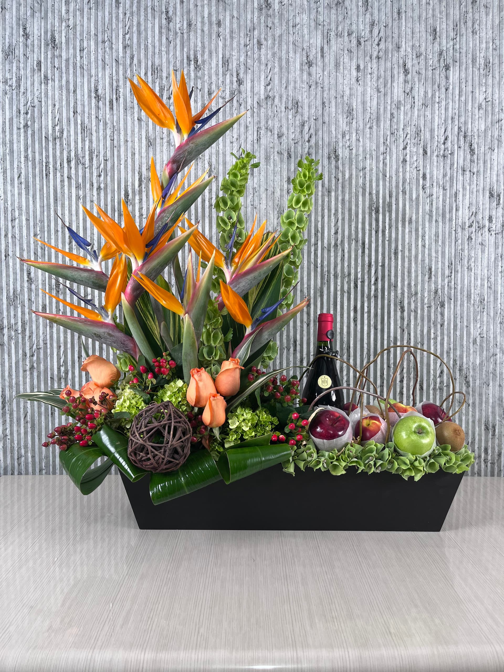 Arreglo Frutal Ave de Paraíso con Vino CDMX