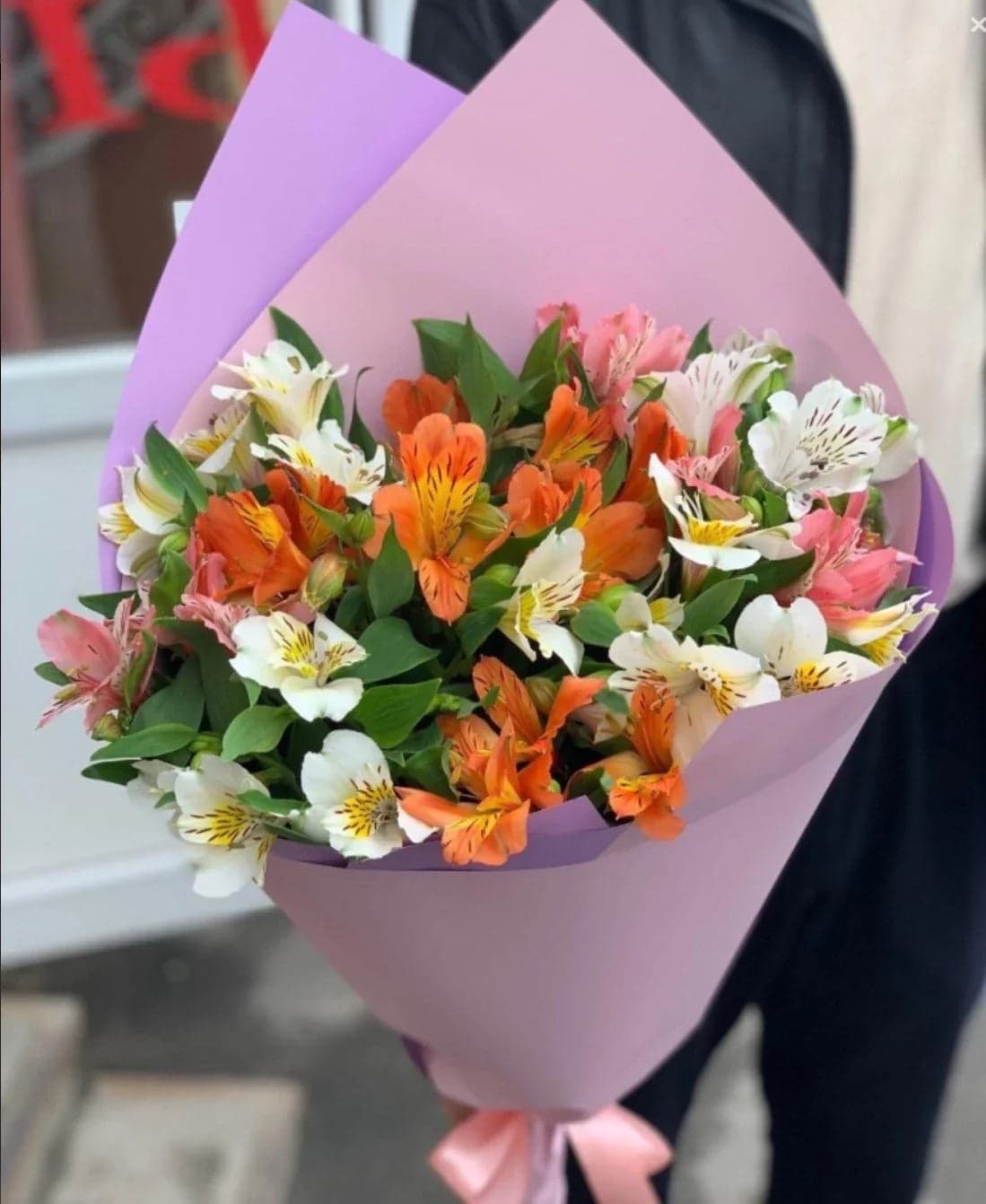 Ramo 30 Alstroemerias Blancas, Rosa y Naranja CDMX