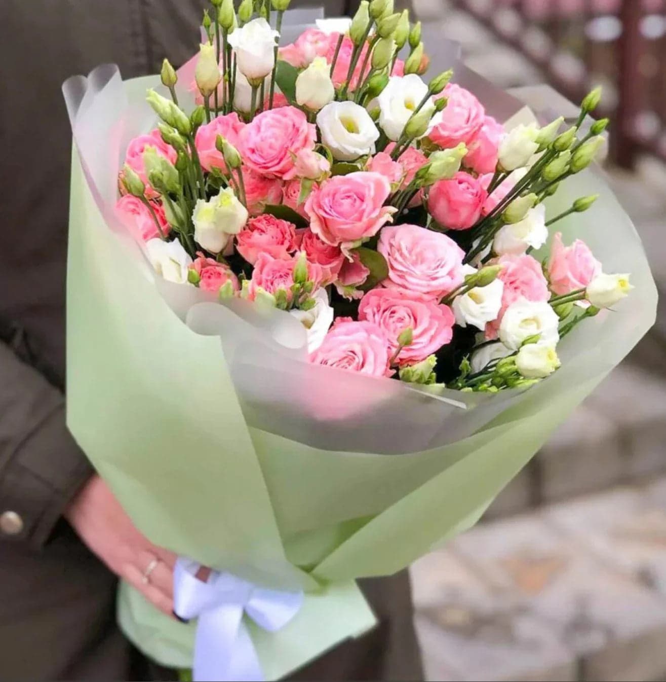 Ramo 20 Lisianthus Rosa y Blanco a Domicilio CDMX