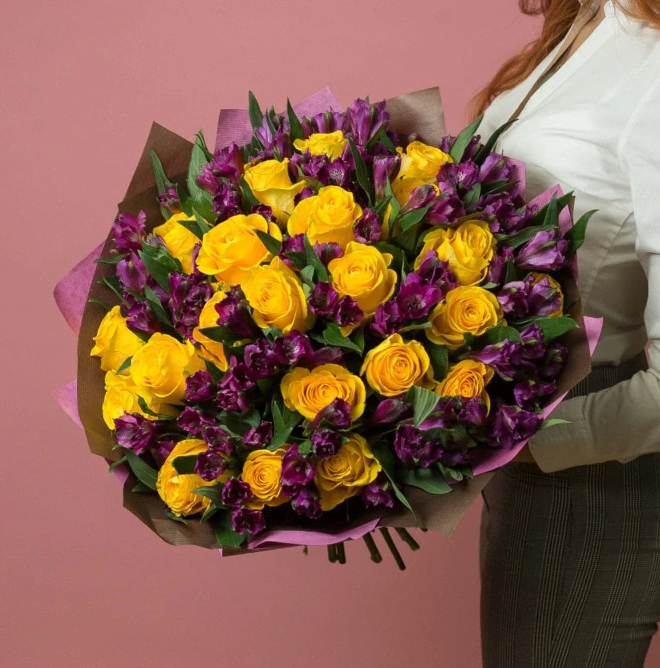 Ramo 24 Rosas Amarillas y 40 Alstroemerias Lila CDMX