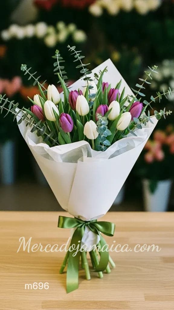 Ramo 20 Tulipanes Morados y Blancos CDMX