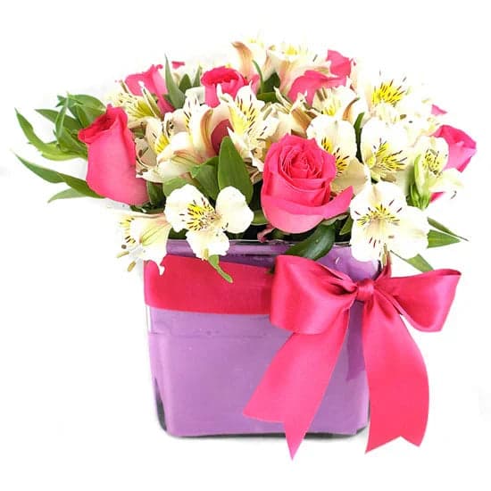 Arreglo 12 Rosas Fucsia con Alstroemerias CDMX