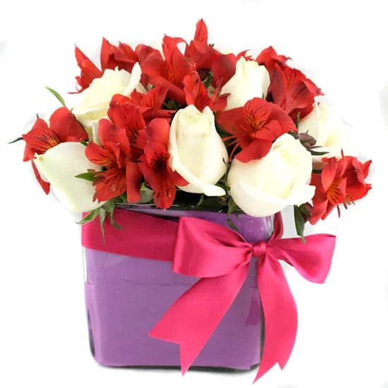 Arreglo 12 Rosas Blancas y Alstroemerias CDMX