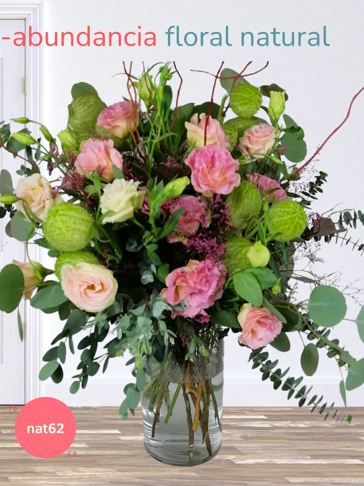 Arreglo Rosas, Lisianthus y Bombi en Florero CDMX